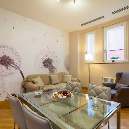 Elegant Flat At Municipio-3